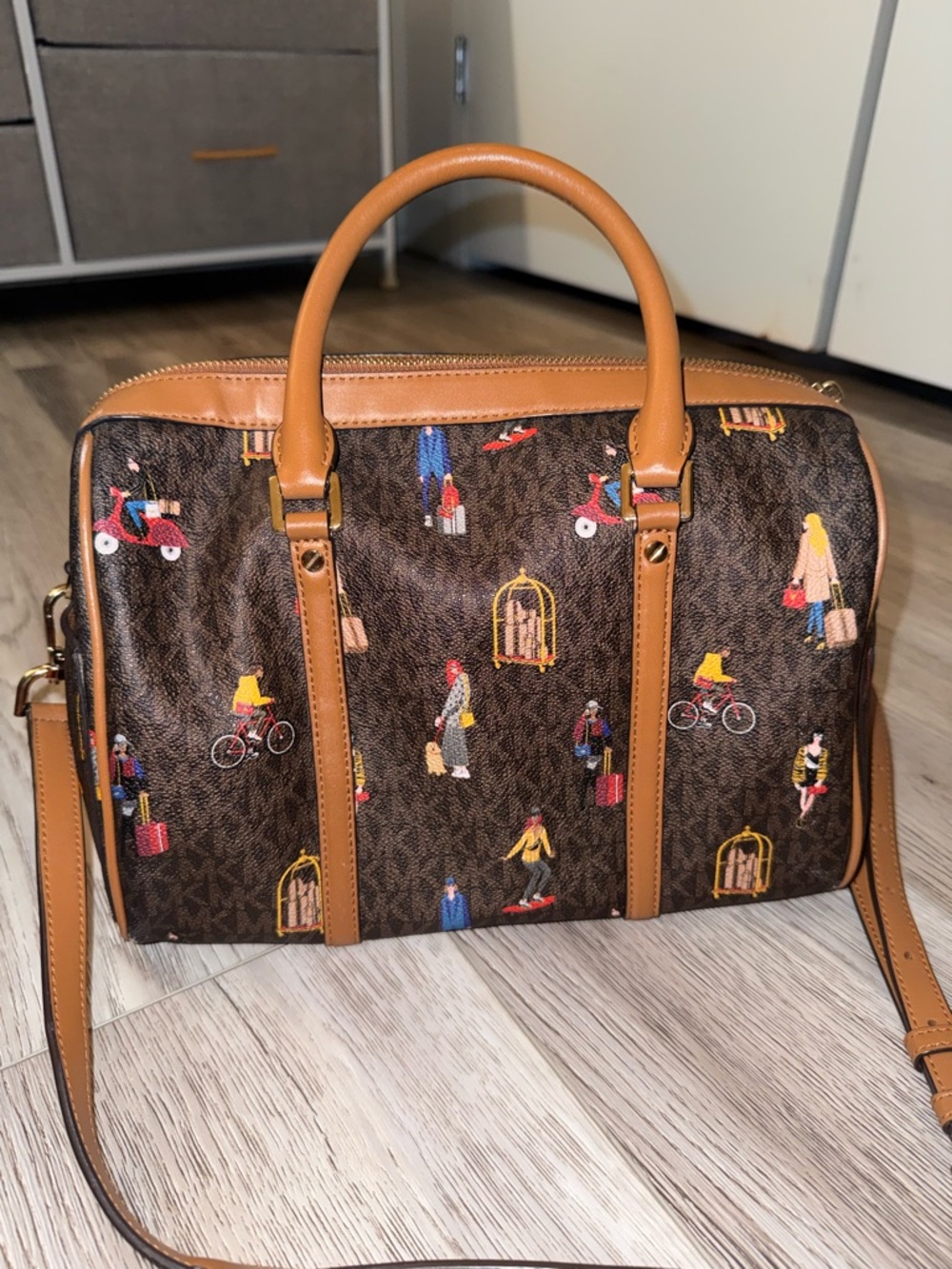 MICHAEL Michael Kors
Bedford Travel Medium Duffle Satchel - Picture 2 of 4